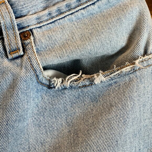 1 PR. LEVI'S 505 JEANS, 34 X 34, REGULAR FIT, STRAIGHT LEG, WELL WORN/DISTRESSED - Picture 2 of 7